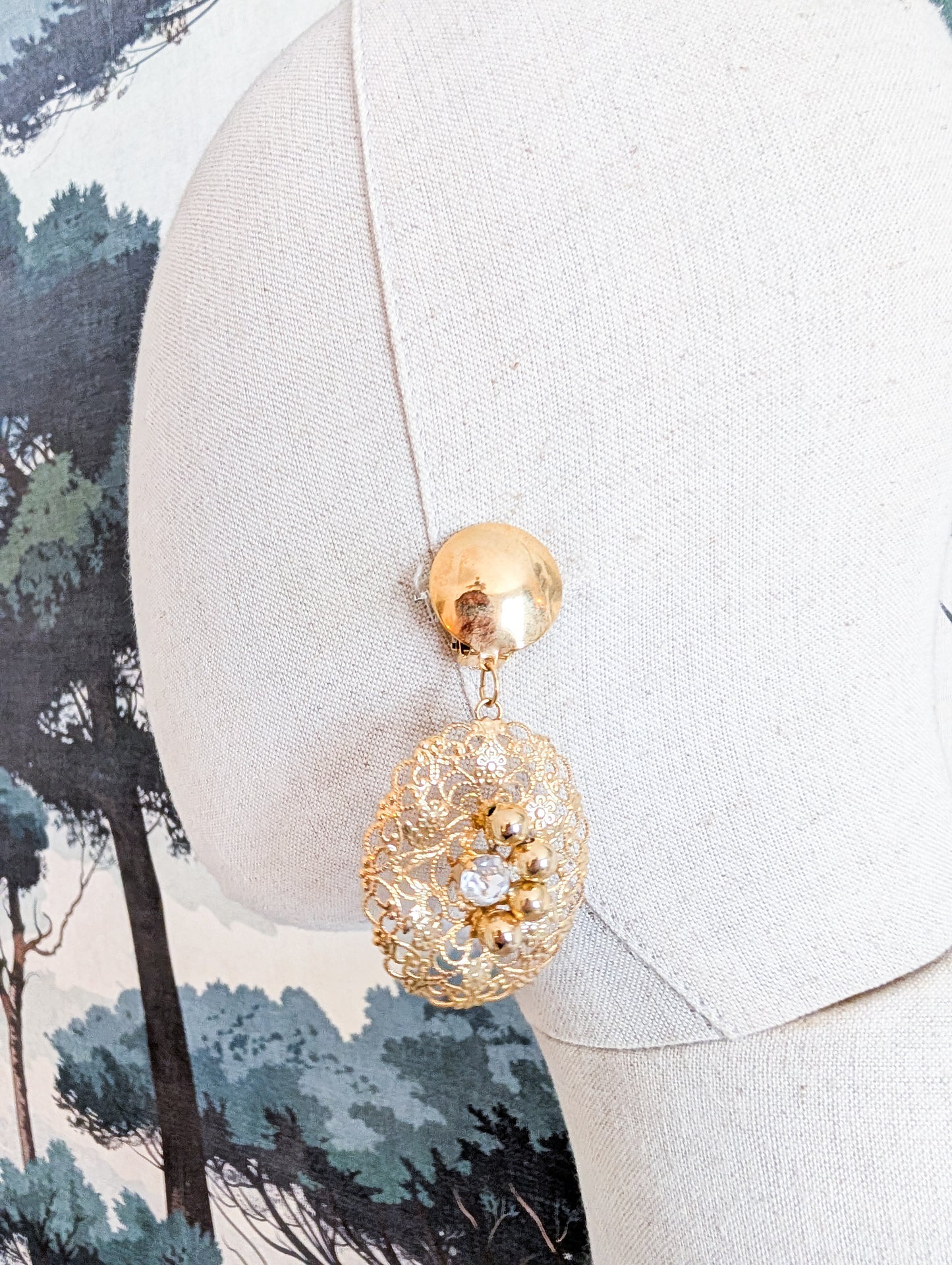 Longues boucles ajourées