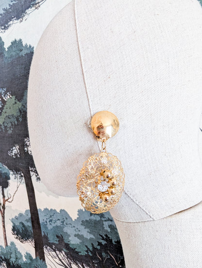 Longues boucles ajourées