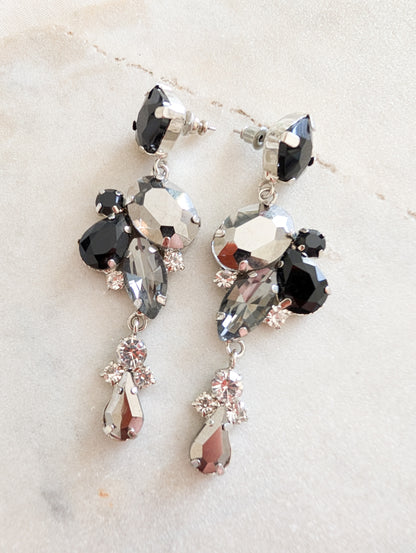 Longues boucles oreilles percées