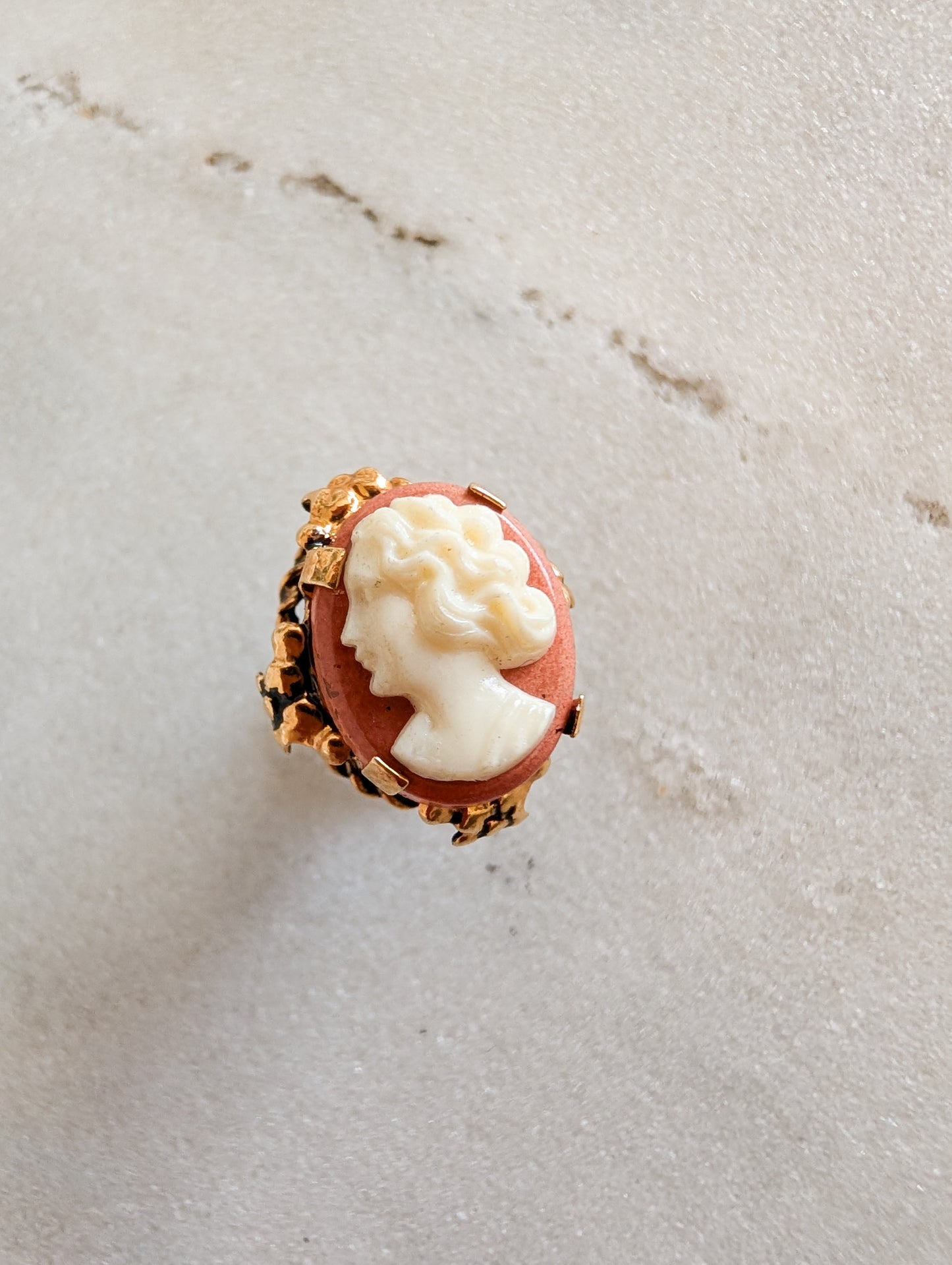 Boucles camés oreilles percées