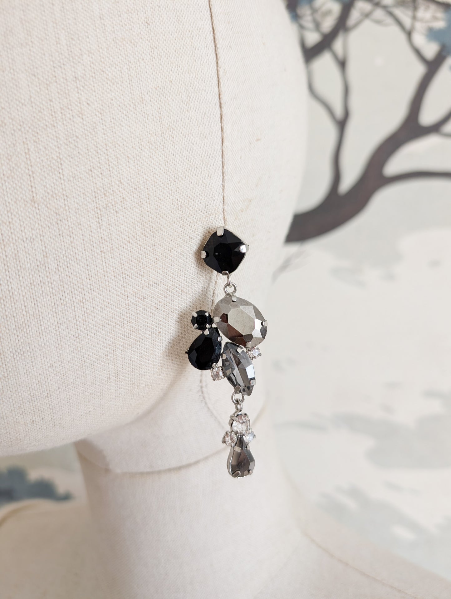 Longues boucles oreilles percées