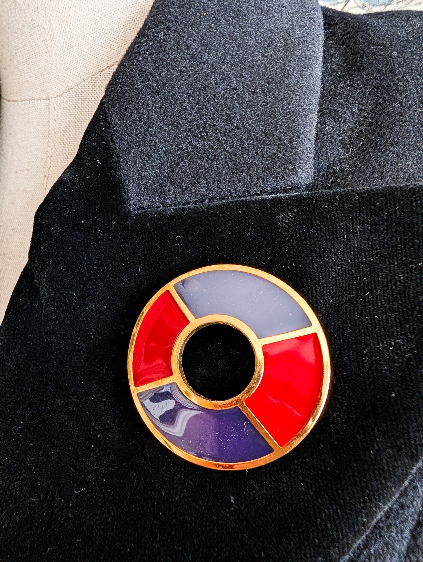 Broche Yves Saint Laurent