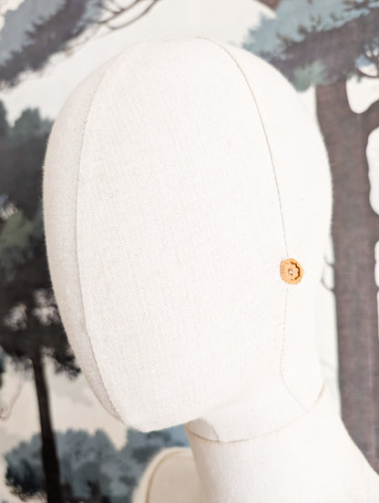 Petites boucles fleurs pour oreilles percées