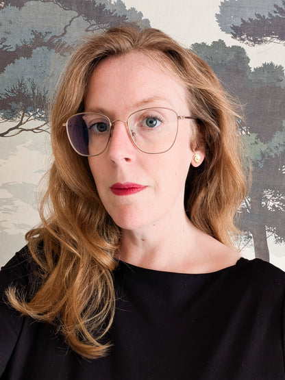 Petites boucles fleurs pour oreilles percées