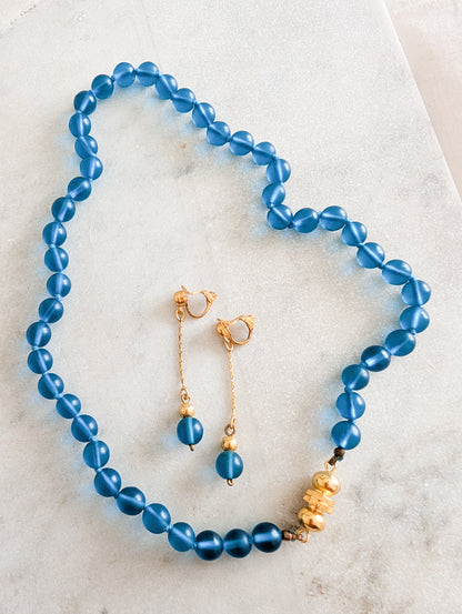 Parure en verre bleu