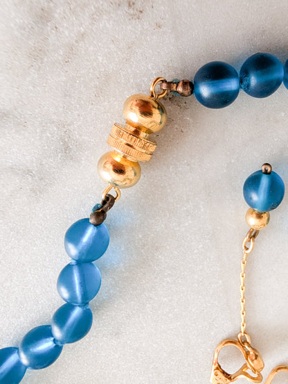 Parure en verre bleu