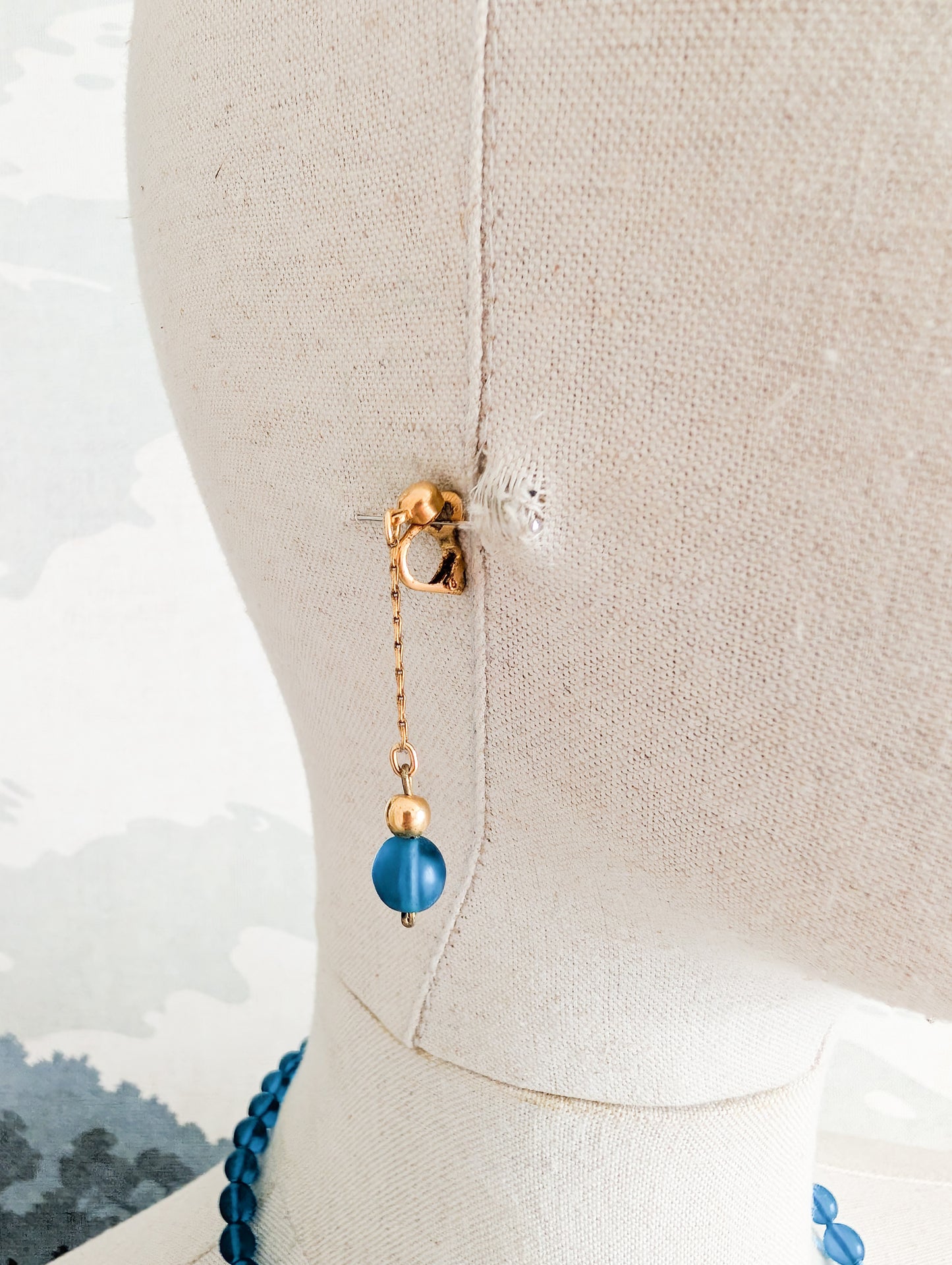 Parure en verre bleu