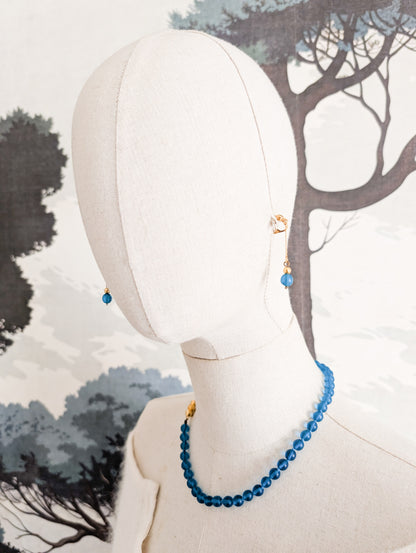 Parure en verre bleu