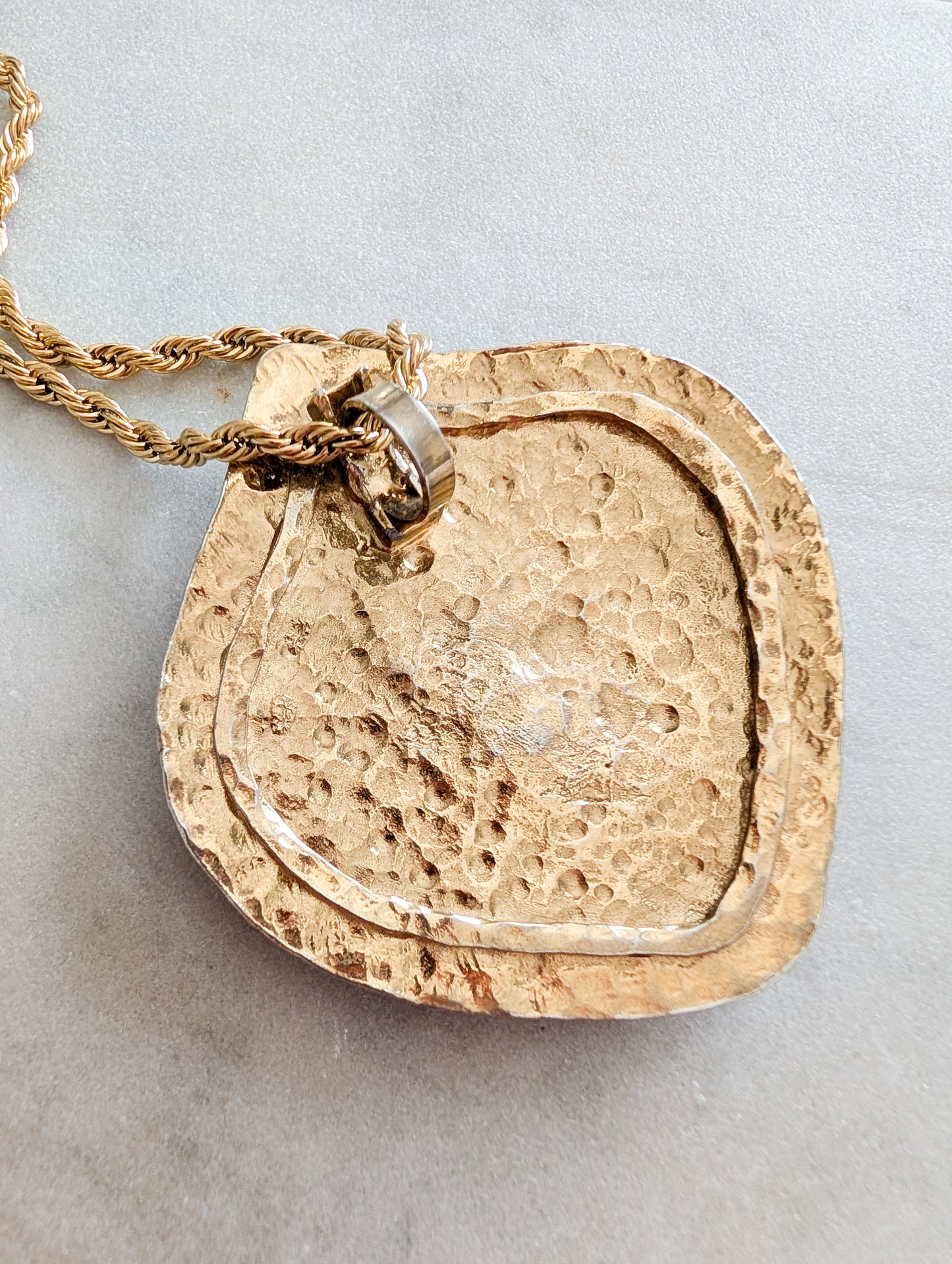 Immense pendentif 80's