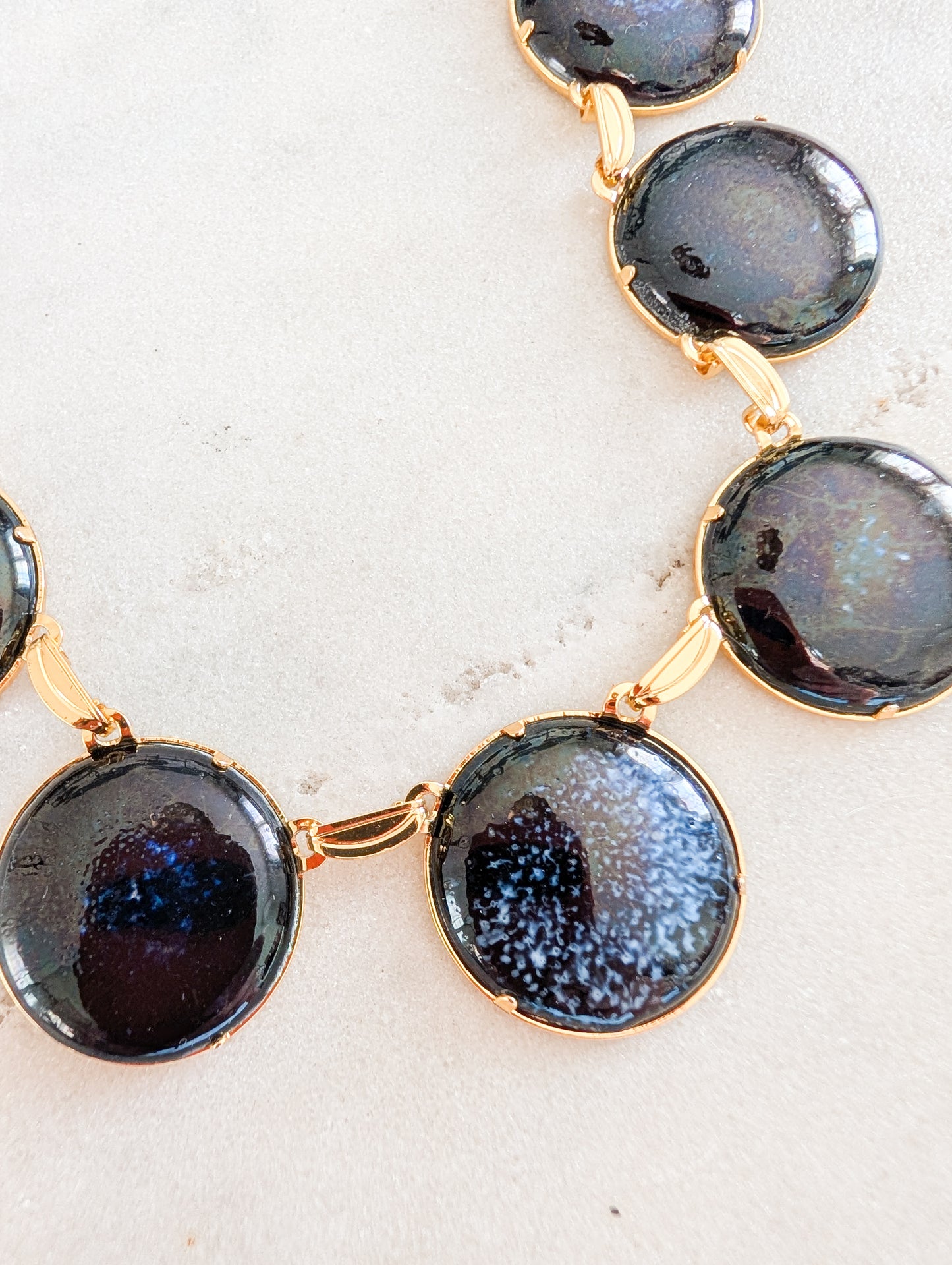 Collier émaux bleu nuit