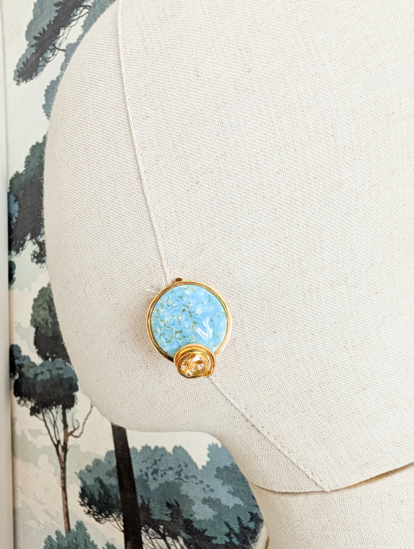 Boucles en pâte de verre