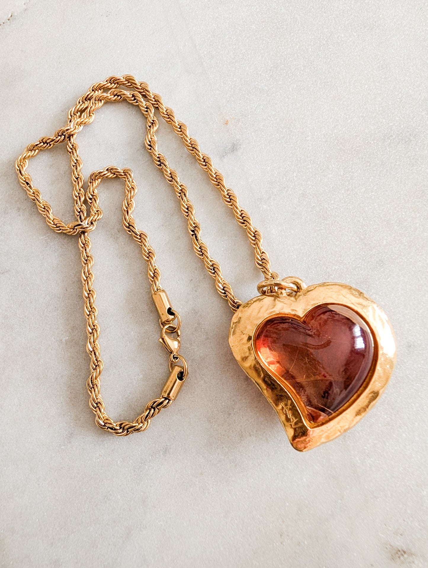 Pendentif coeur Yves Saint Laurent
