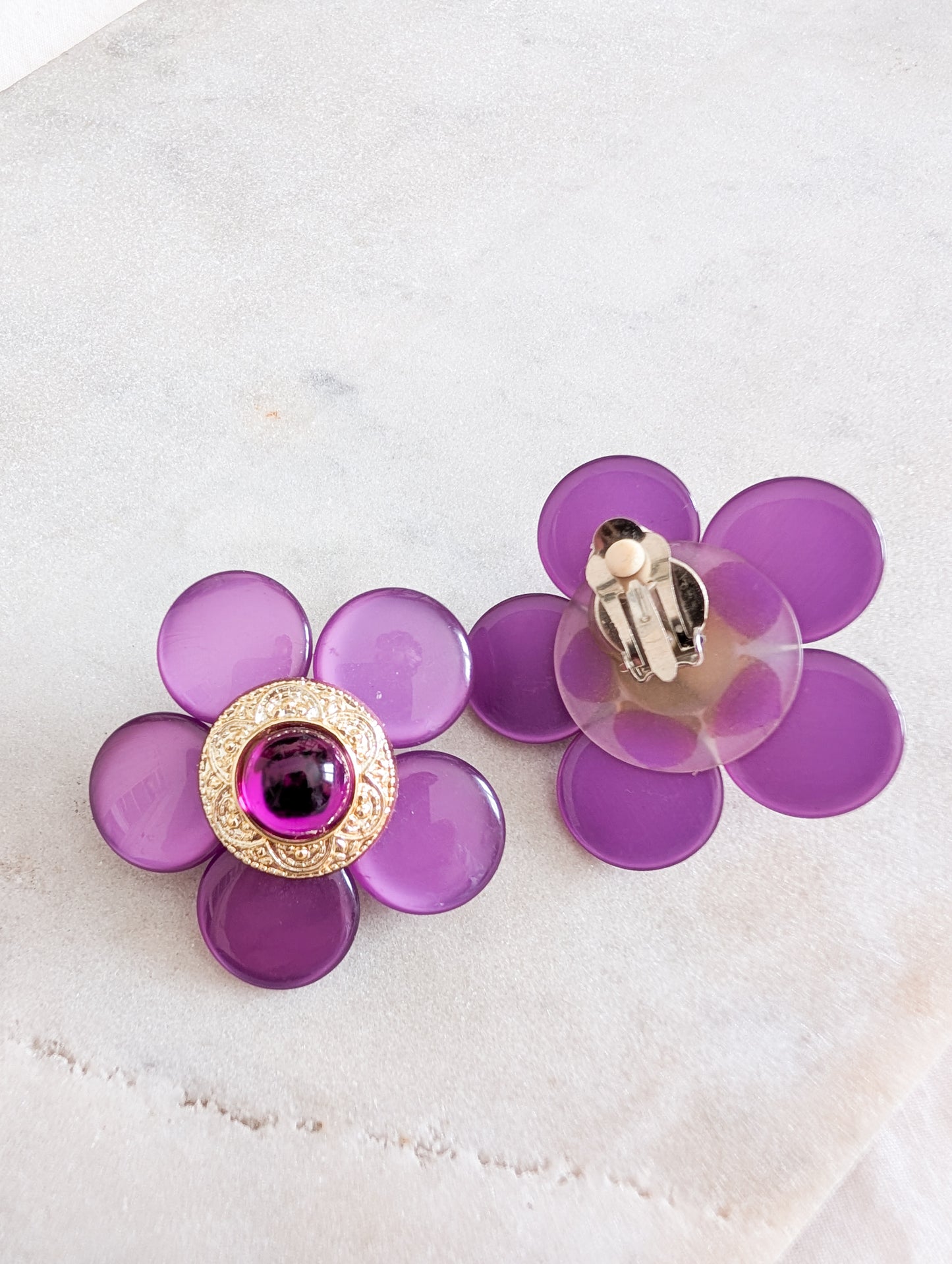 Boucles fleurs violettes