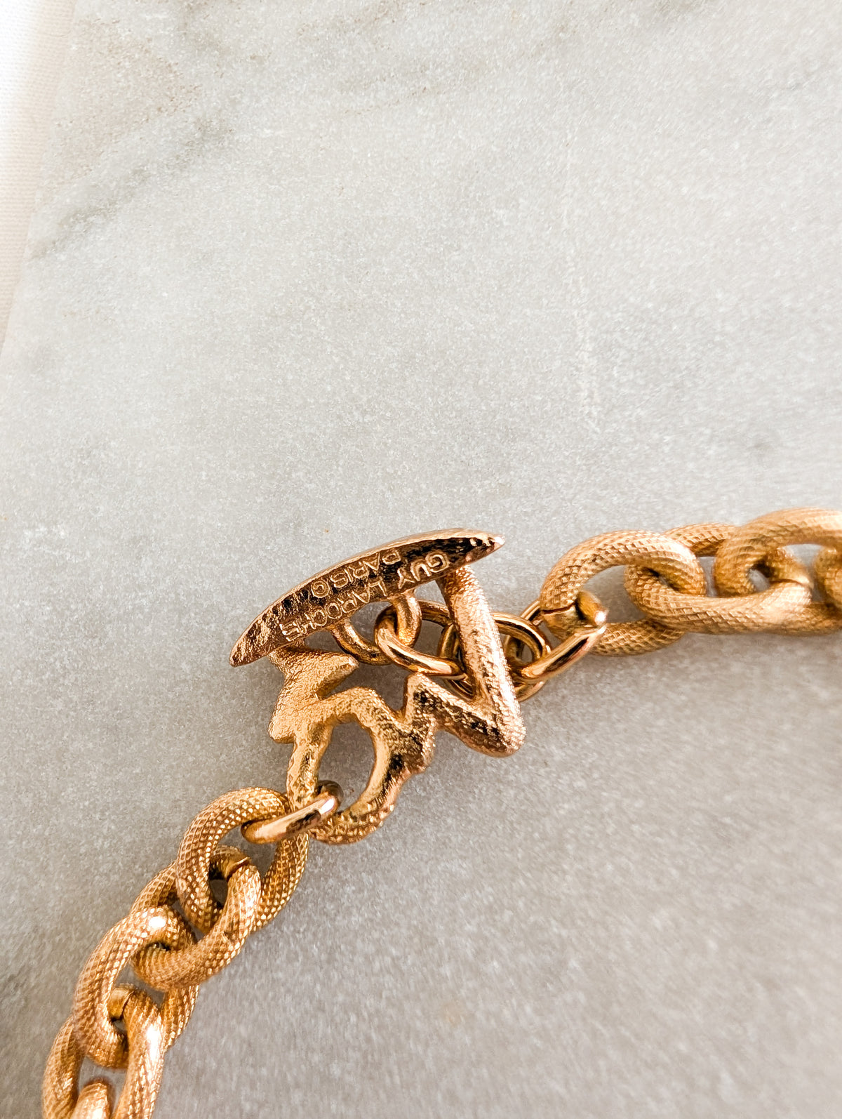 Collier Guy Laroche