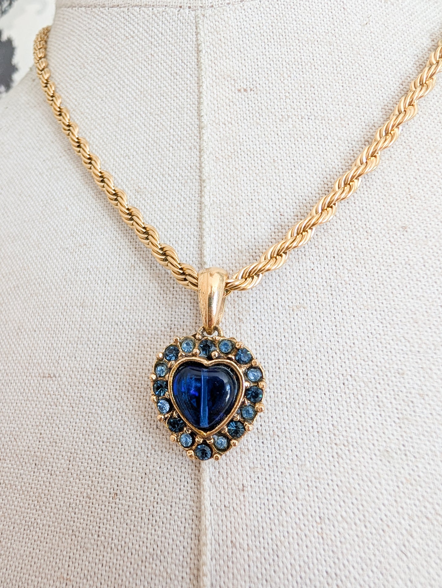 Collier coeur bleu