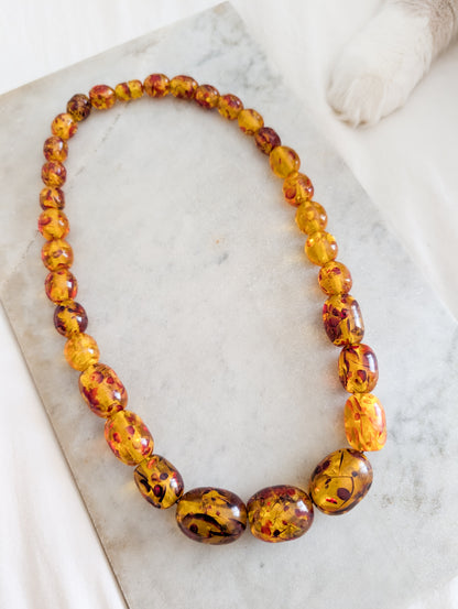 Collier Lucite façon ambre 1930