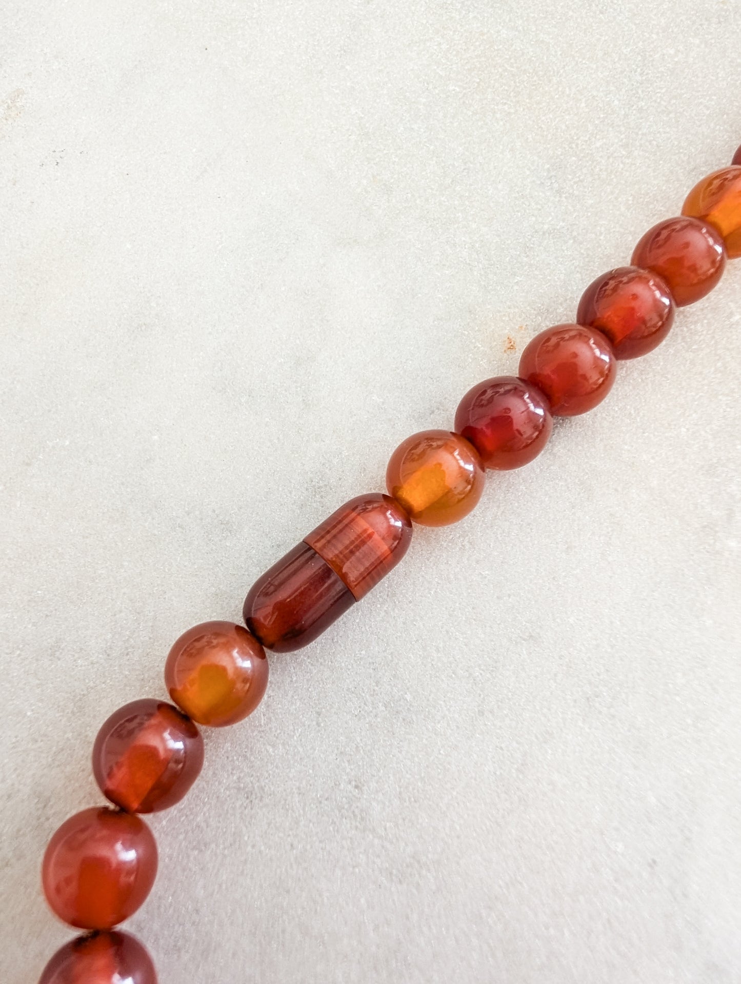 Long collier en Bakélite 1930 perles rondes