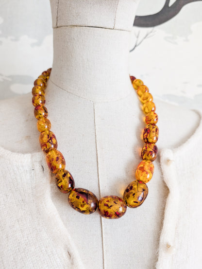 Collier Lucite façon ambre 1930