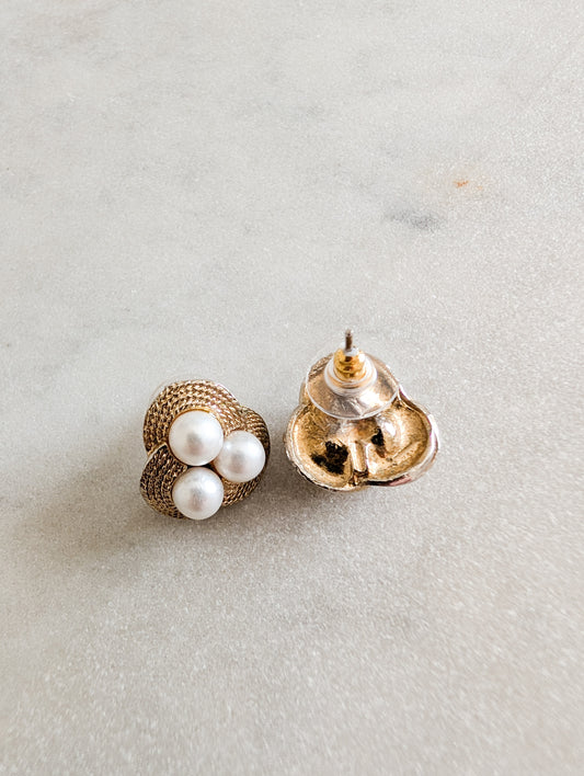 Boucles perles 60's oreilles percées