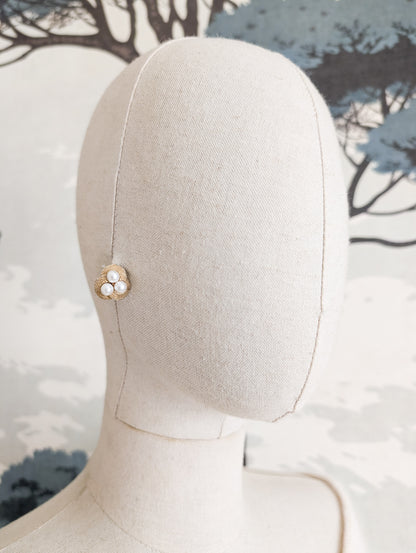 Boucles perles 60's oreilles percées