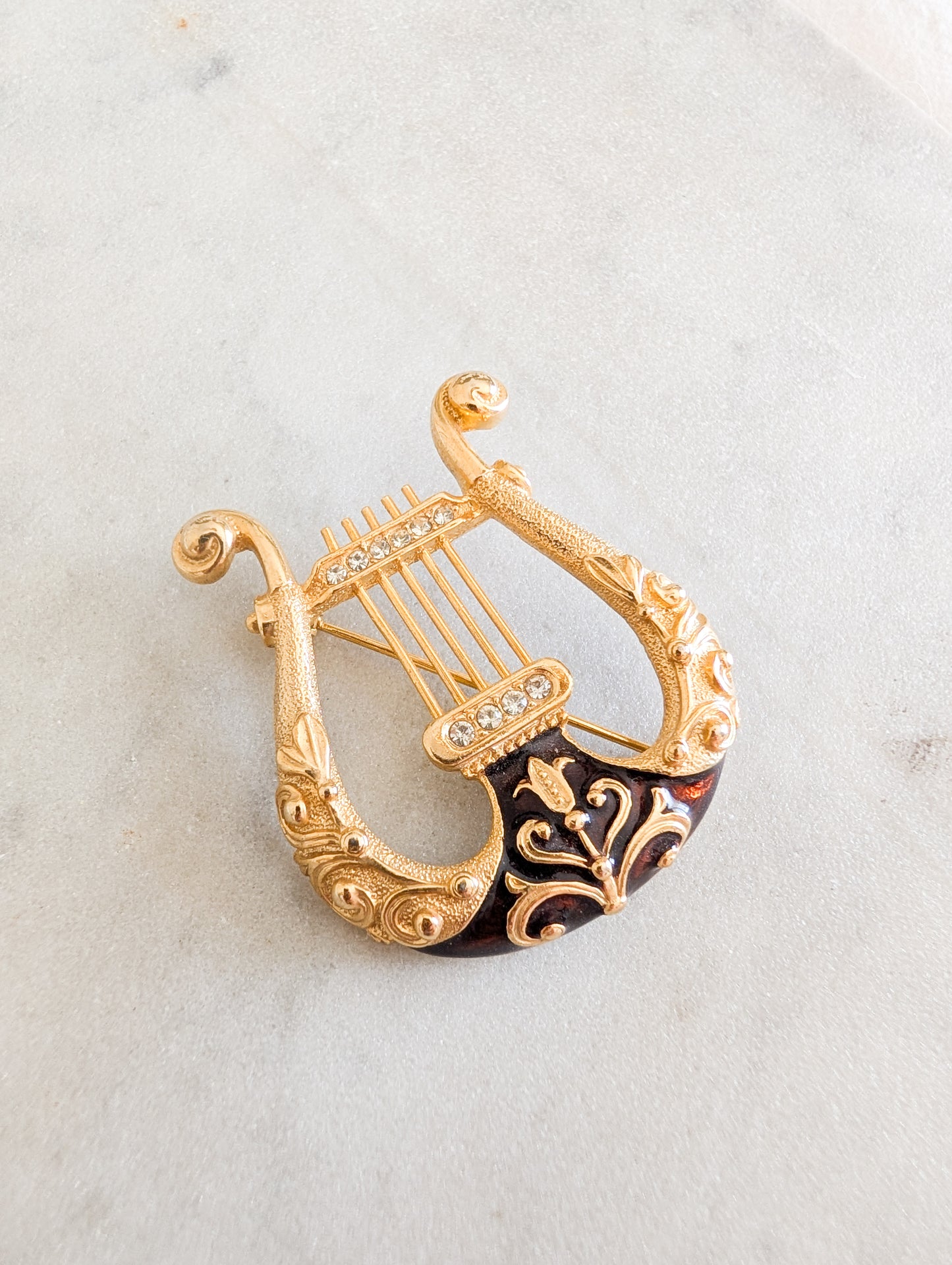 Broche lyre