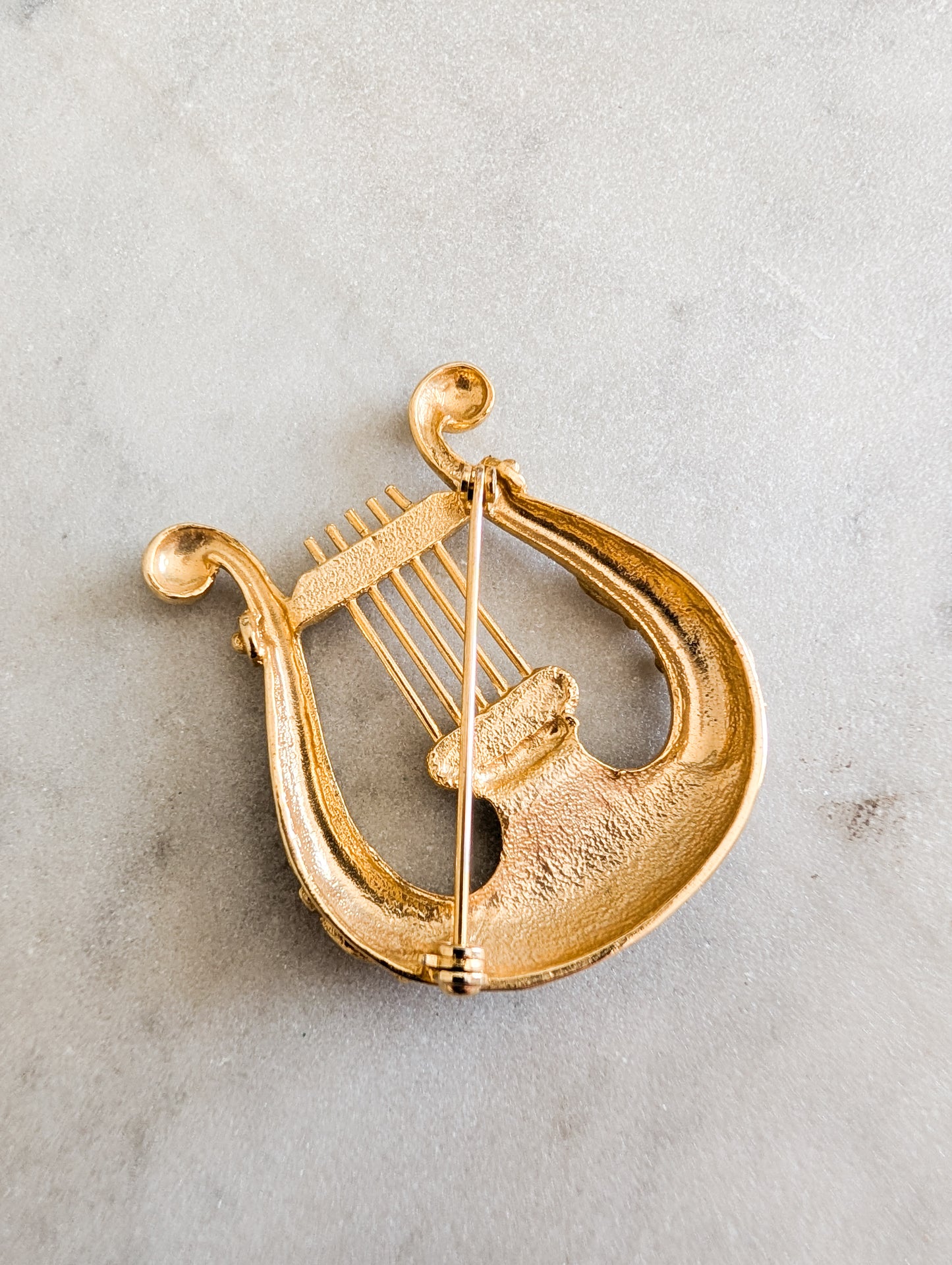 Broche lyre