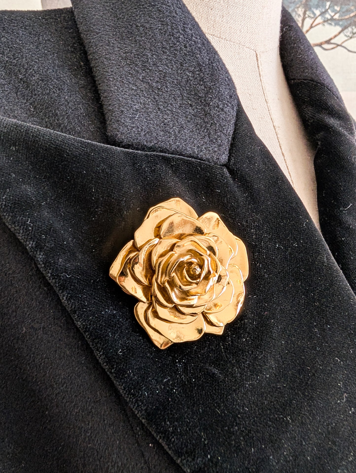 Très rare broche rose Yves Saint Laurent