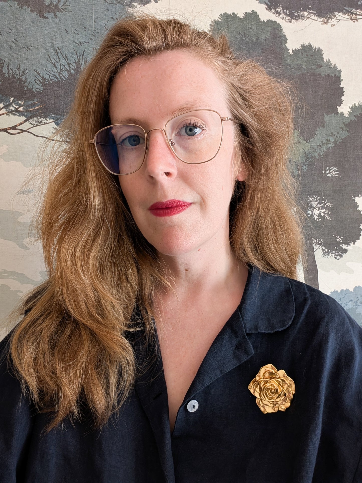 Très rare broche rose Yves Saint Laurent