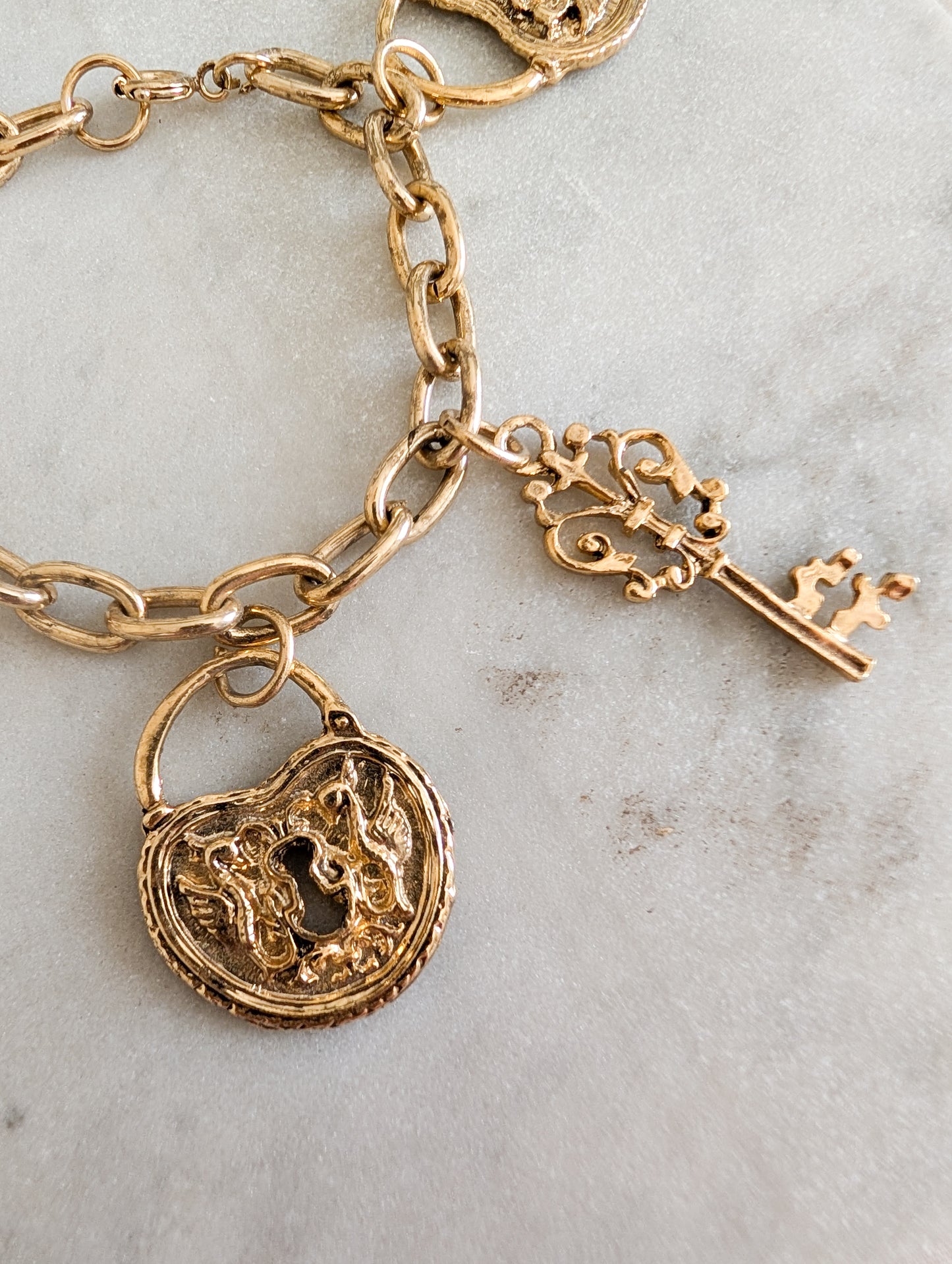 Bracelet breloques clefs et cadenas