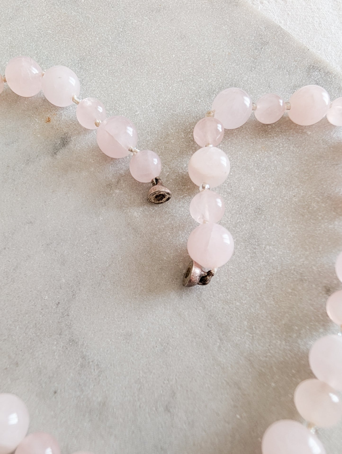 Collier court en Quartz rose