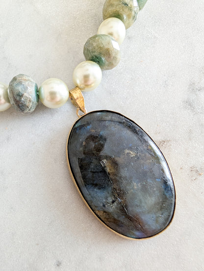 Collier en Béryl et pendentif Labradorite