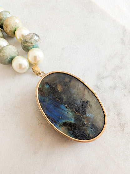 Collier en Béryl et pendentif Labradorite