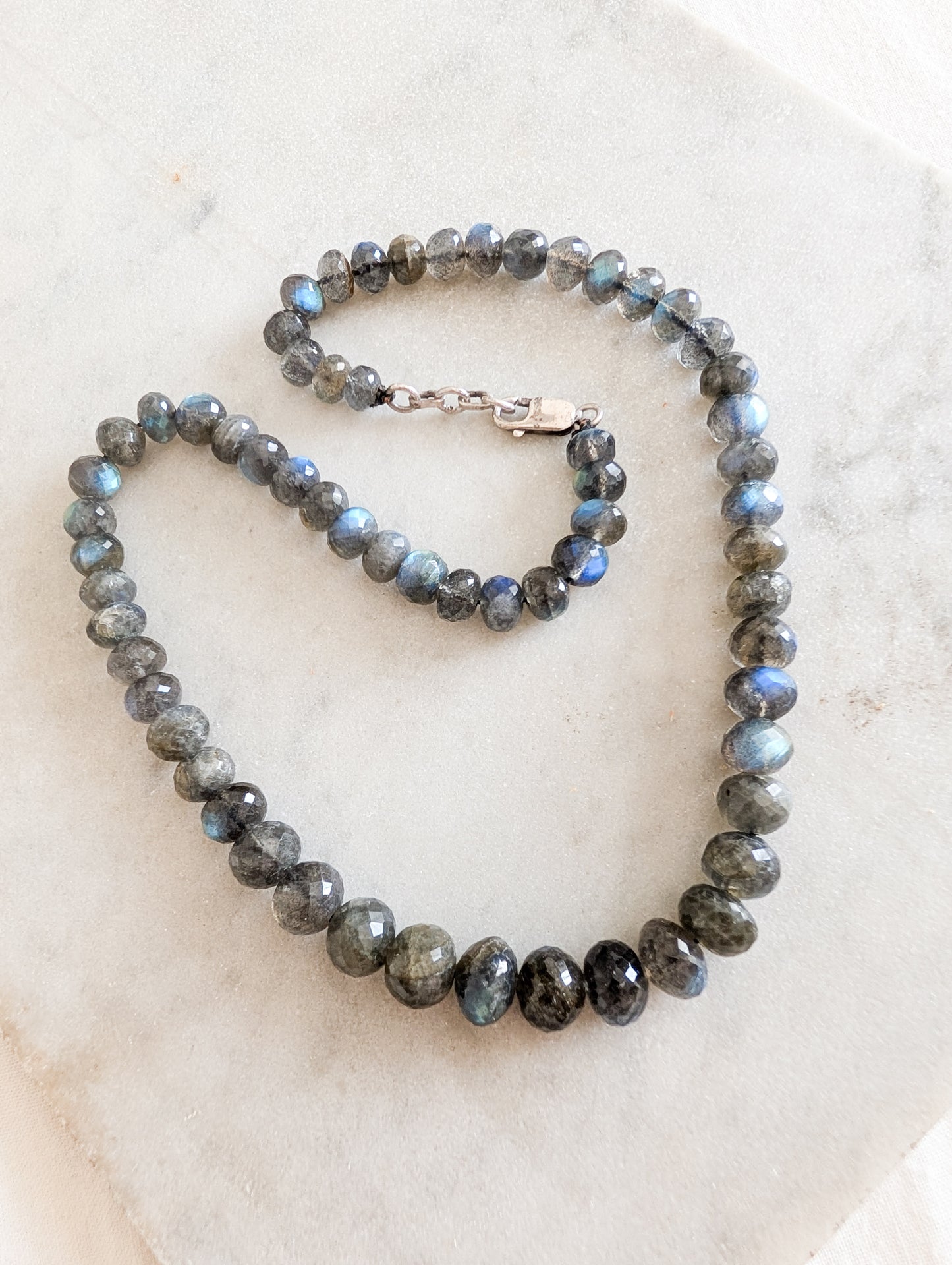 Collier de perles de Labradorite