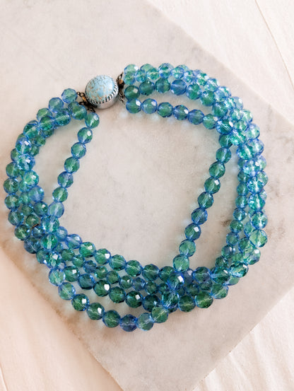 Collier en verre Multirangs années 1950