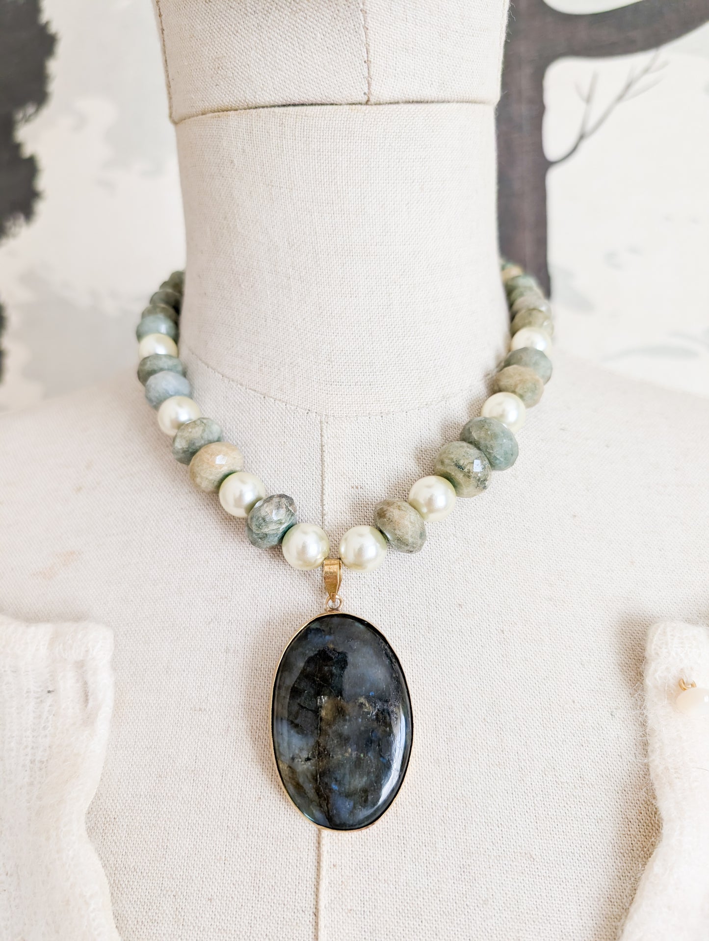 Collier en Béryl et pendentif Labradorite