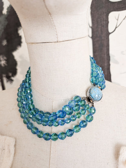 Collier en verre Multirangs années 1950