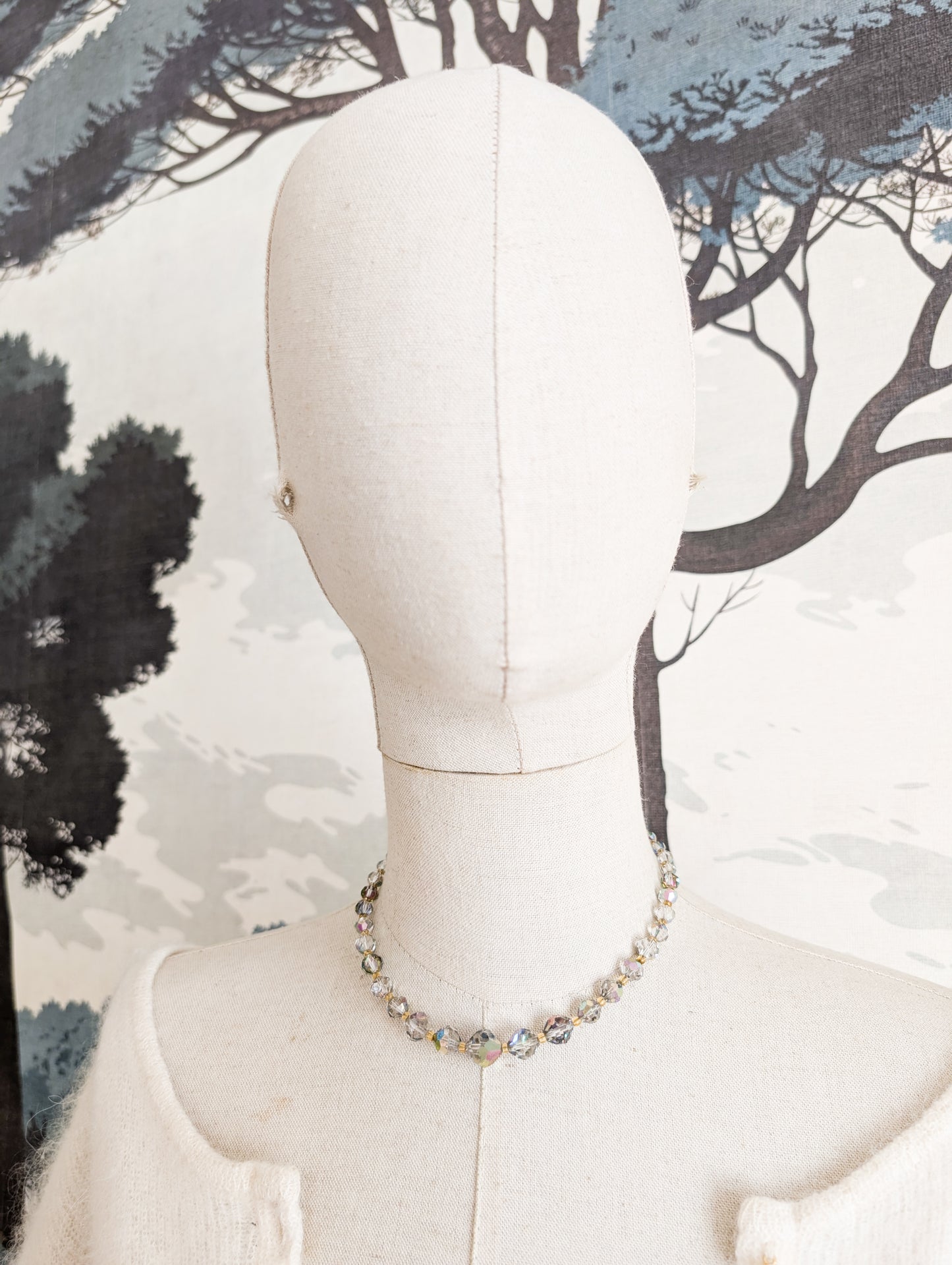 Collier cristal facetté effet Aurore Boréale