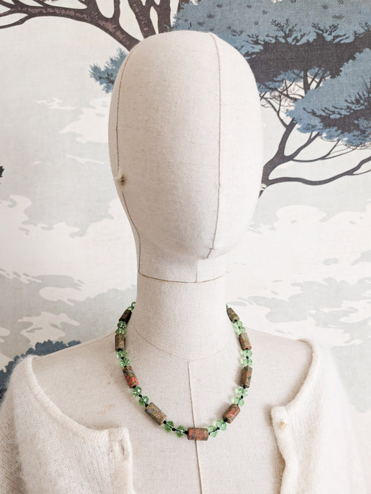 Collier en Verre et Unakite