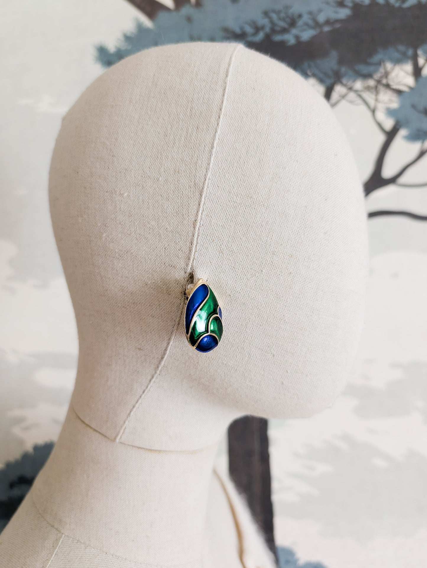 Boucles bleues et vertes oreilles percées