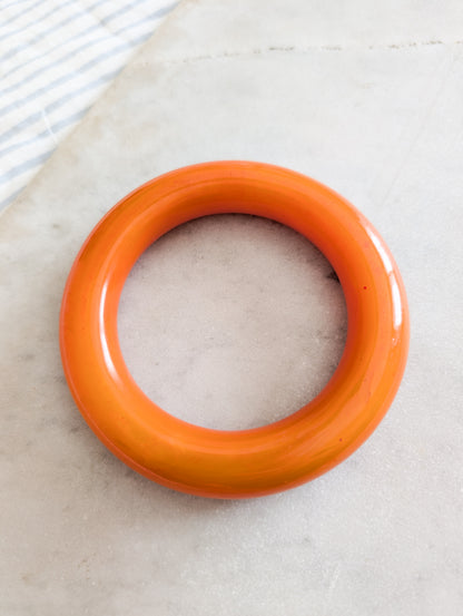 Bracelet orange en résine 70's