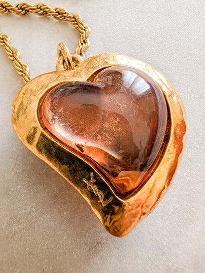 Iconique pendentif cœur Yves Saint Laurent