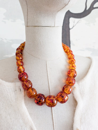 Collier en Lucite façon Ambre 50's
