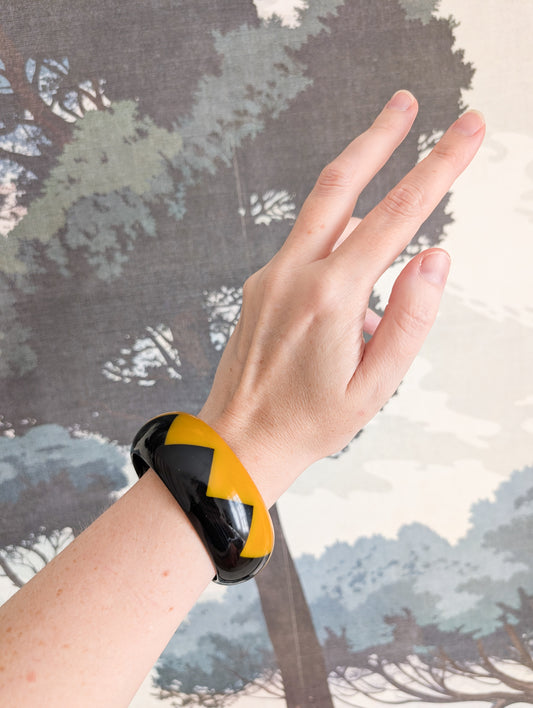 Bracelet zigzag en résine 70's