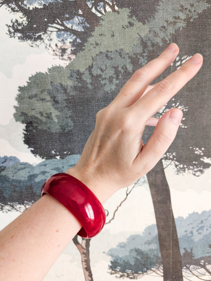 Bracelet en résine rouge 70's