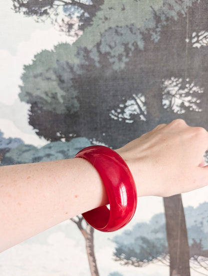 Bracelet en résine rouge 70's