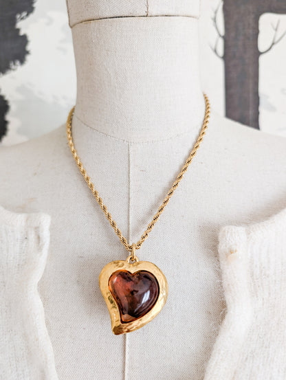 Iconique pendentif cœur Yves Saint Laurent
