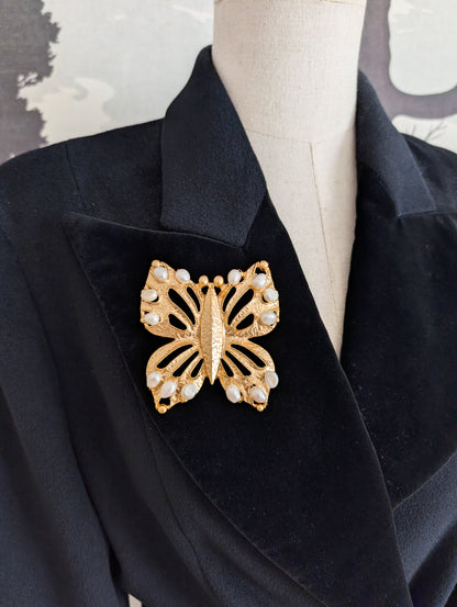Grande broche papillon perles d'eau douce