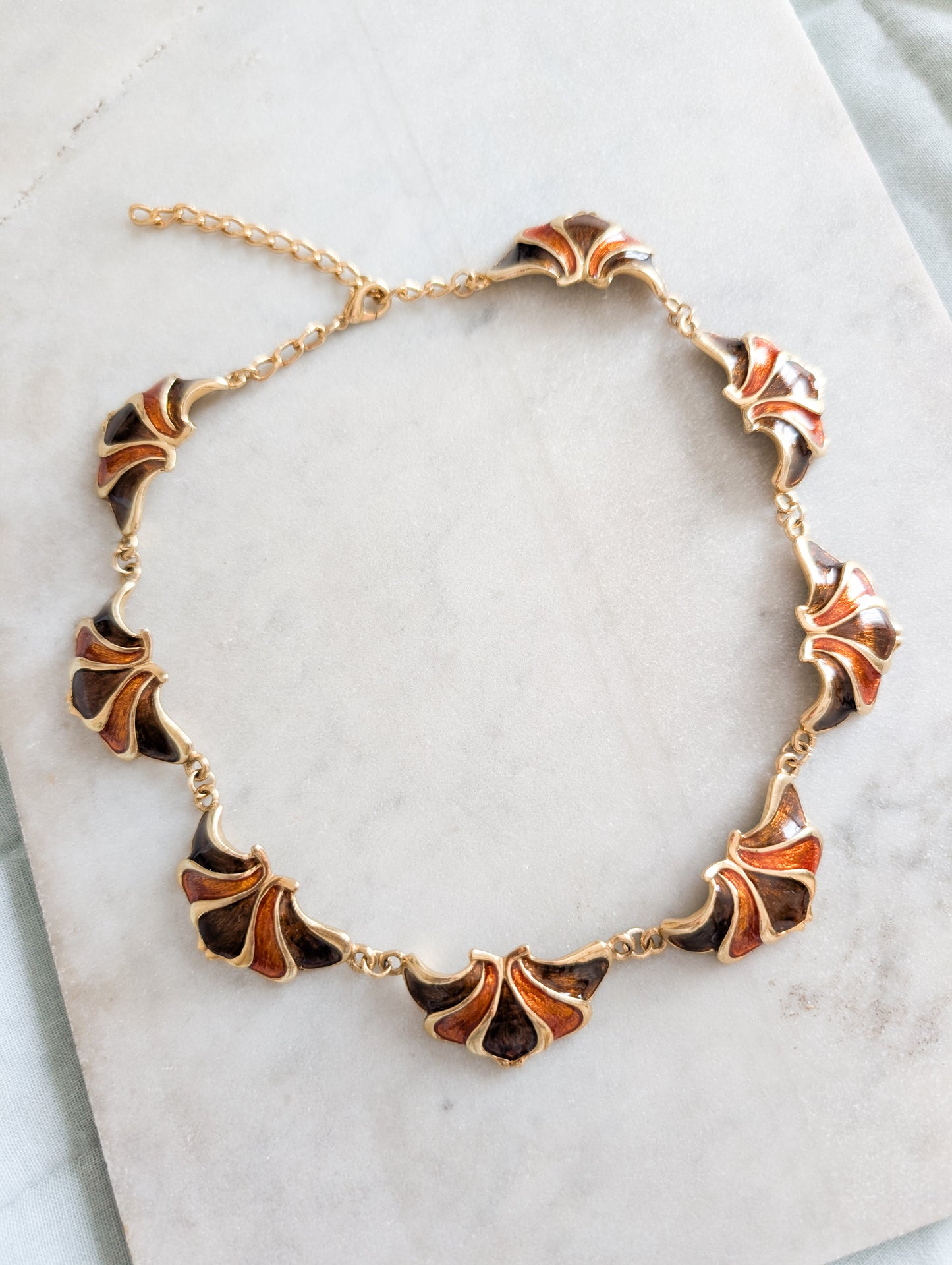 Collier laqué esprit Art Nouveau