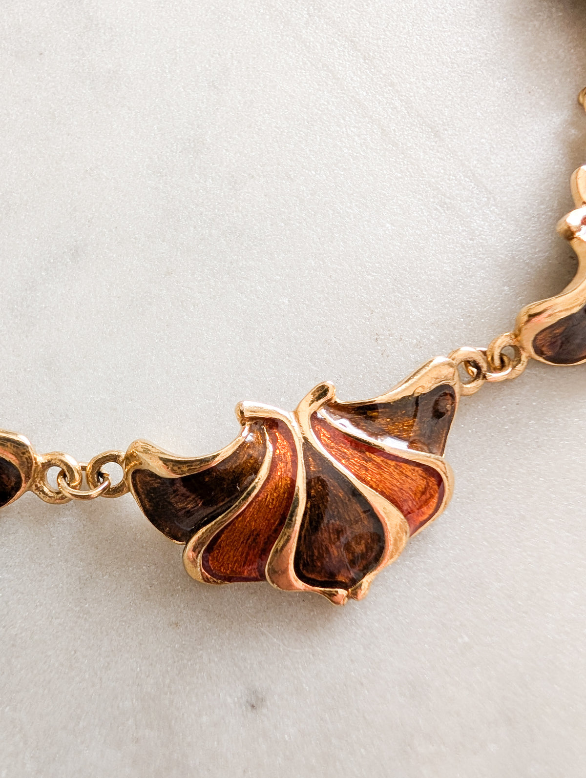 Collier laqué esprit Art Nouveau