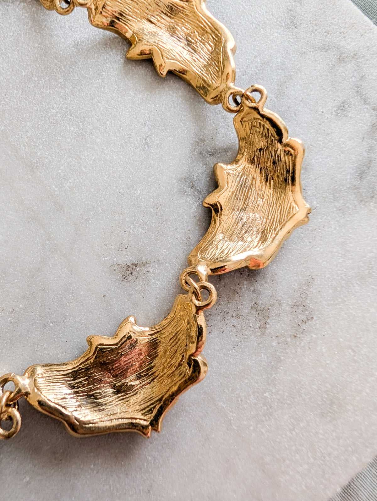 Collier laqué esprit Art Nouveau